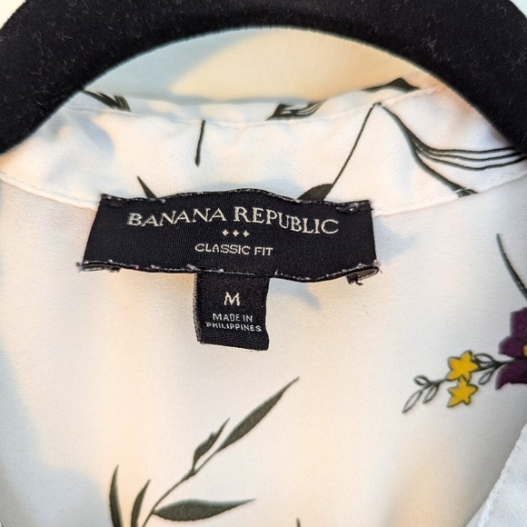 Banana Republic White & Purple Floral Blouse Button down Size M Medium - Picture 3 of 5